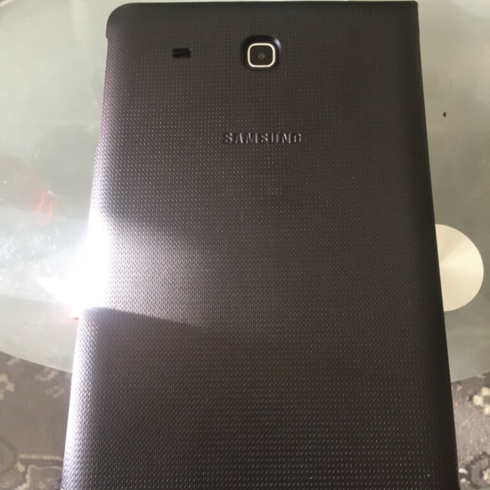 Samsung Tablet E